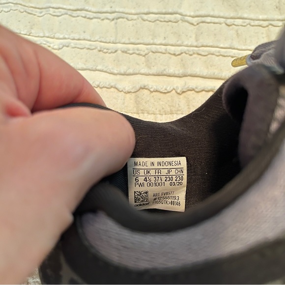 Adidas Women’s Edge Lux Gray Leopard Running Shoe 6 - Picture 4 of 4